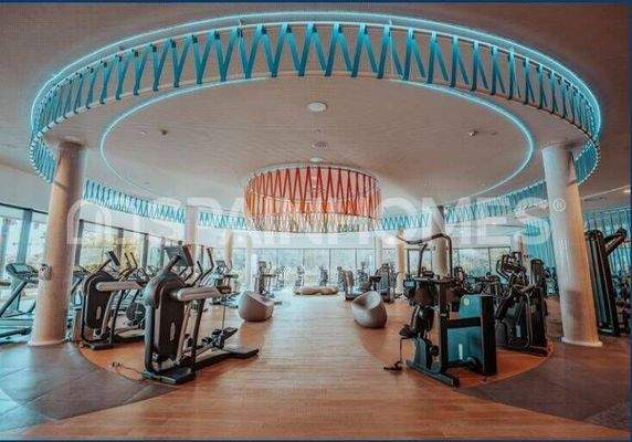 Sea-View Flat with Community Pool in Fuengirola