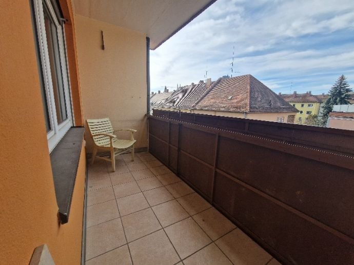 Helle 3 Zimmer Wohnung mit Balkon in Nürnberg / Mitte - Maxfeld