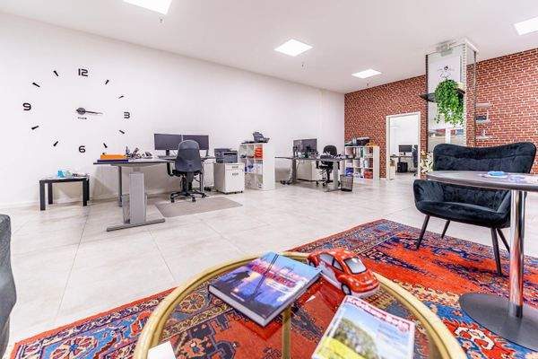 Hauptraum - weitere Ansicht.