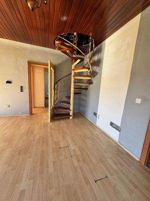 OG | Wendeltreppe ins DG