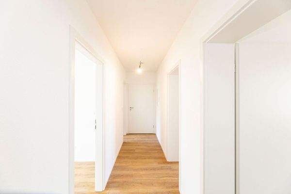 Flur I sanierte Wohnung EG rechts