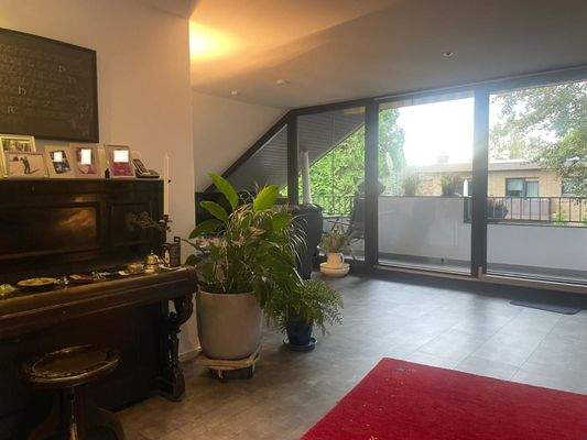 große Balkon-Terrasse.jpg