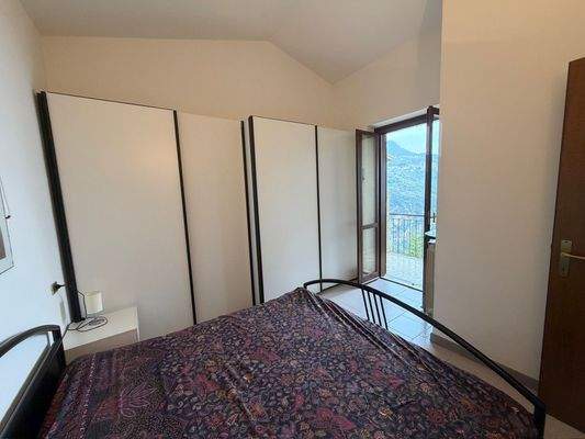 Schlafzimmer2 mit Balkon.JPG