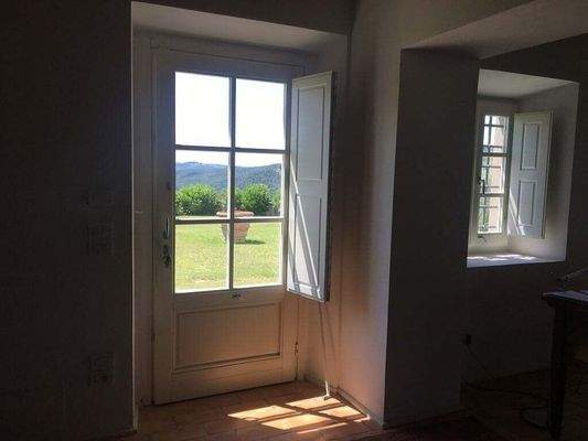 Villa mit Schäune in Carmignano (Prato)