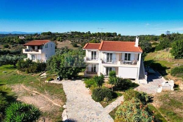 b3fee3da40934522b5f93d644d6ef639-original