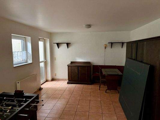 KG Wohnraum im Keller rechts