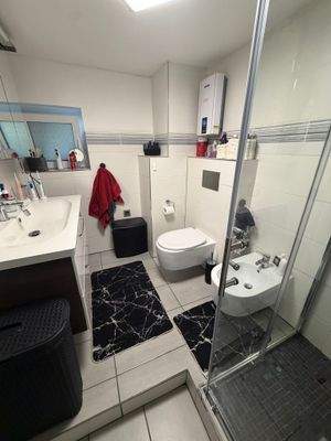 Bad_Dusche-WC im Obergeschoss_Ansicht 2.jpeg