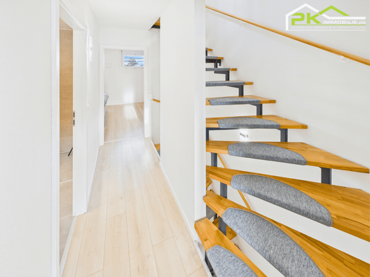 Treppenhaus-Flur OG