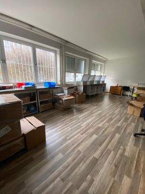 Attraktive Bürofläche mit 5 Büroräumen und Parkplätzen in Frankfurt-Nieder-Eschbach