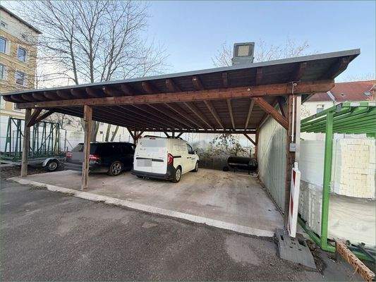 Dreifach-Carport aus Holz