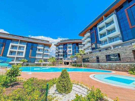 Flats in a Secure Complex with Swimming Pools in Kestel Alanya