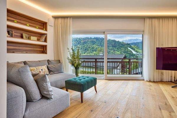 Wohnbereich mit Panoramafenster