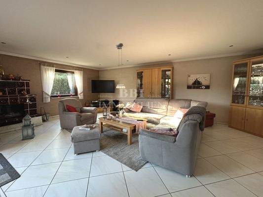 Großzügiges Wohnzimmer