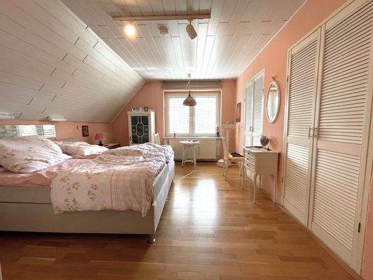 Schlafraum 1 (Eltern)