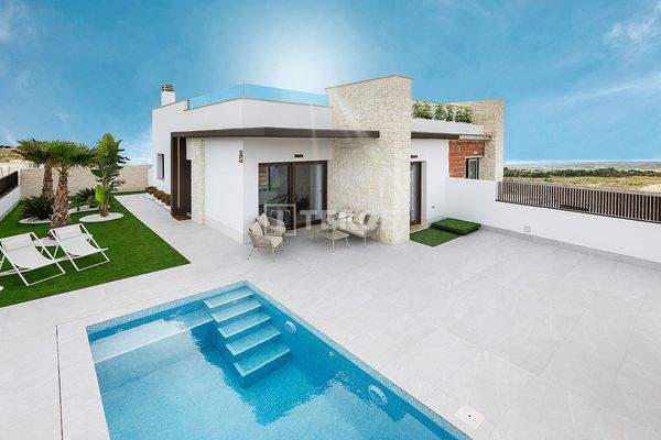 Semi-Detached Villas with Private Pools Near Golf Course in Orihuela