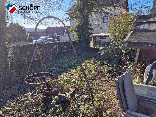 Garten mit Grillplatz