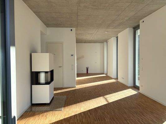 Blick vom Wohnzimmer in die Küche 