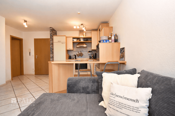 Sicht Wohnzimmer zur Küche