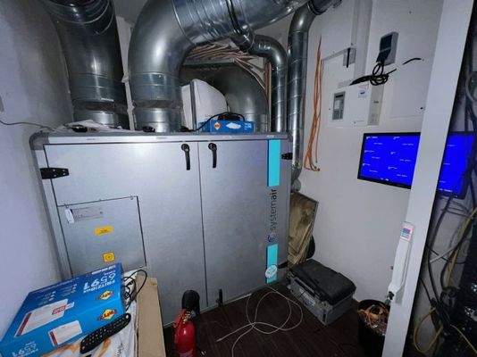 Technikraum/Lüftungsanlage im OG