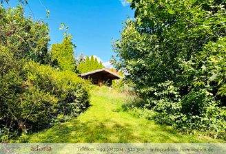 Titel Grundstück Gartenhäuschen