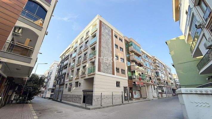Brand-new Apartments with Balcony and Elevator in Karşıyaka İzmir