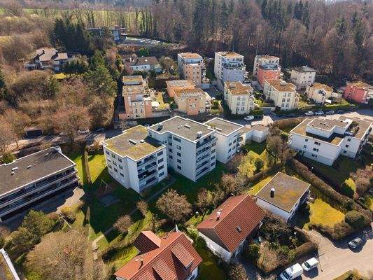 Wohnanlage im Höhenzug von Weingarten