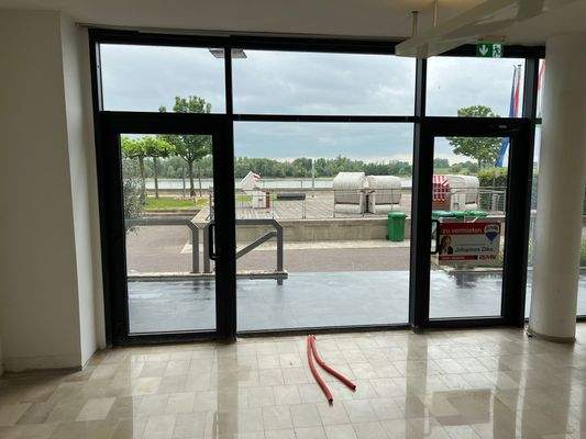 Eingang v d Rheinpromenade