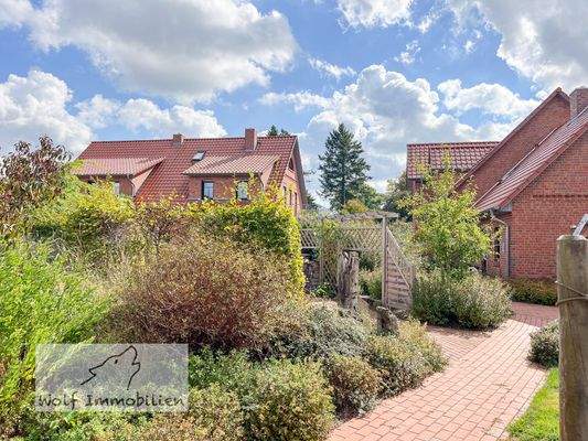 Blick zu Haus 1 und 2