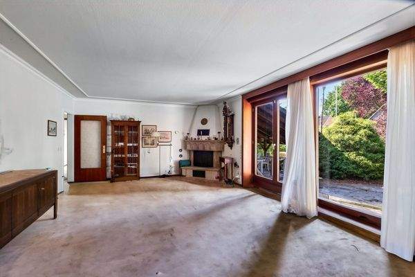 Wohnzimmer mit Kamin