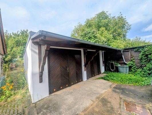 Garagen im Hofbereich