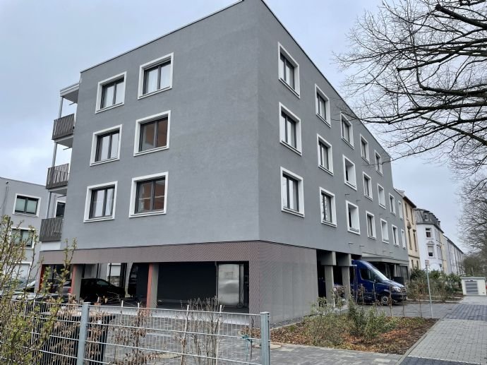 Sehr schöne möblierte 4-Zimmer-Wohnung mit Balkon in Frankfurt am Main - Eckenheim