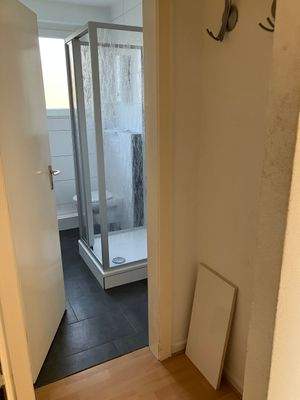 Badezimmer mit Dusche