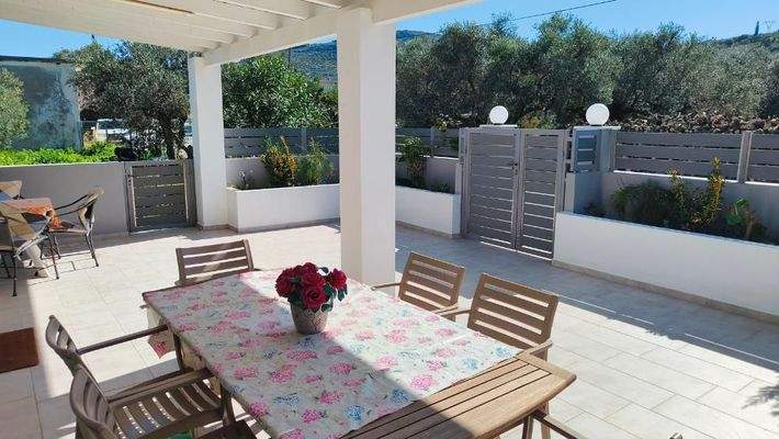 Kreta, Drapanias: Neubauhaus inmitten von Olivenhainen in Strandnähe zu verkaufen