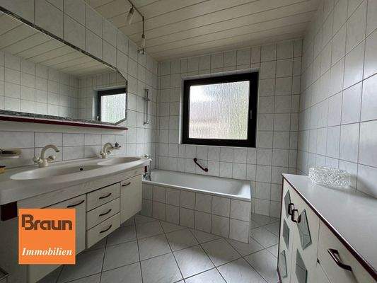 OG rechts 3-Zimmer, VS-S, Bad