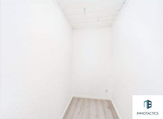 Abstellraum - (KI generiert)