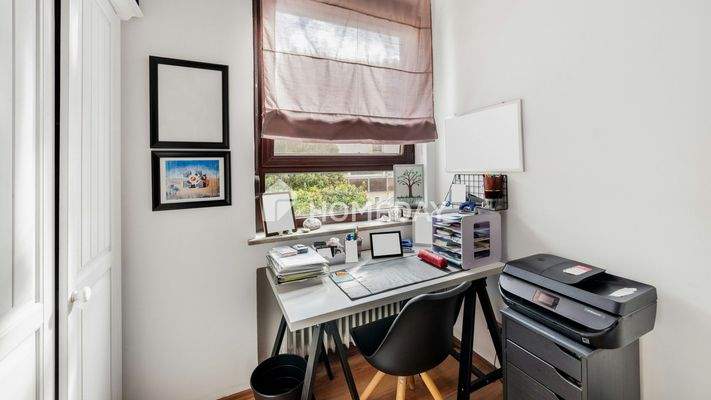 Hauptwohnung Büro 1