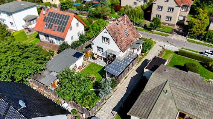 Garten und Hausansicht