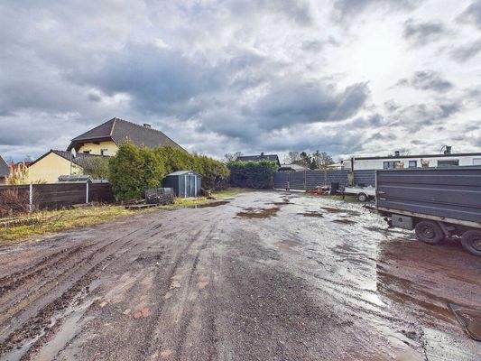 Großzügiges Baugrundstück mit Bestandsgebäude in Überherrn