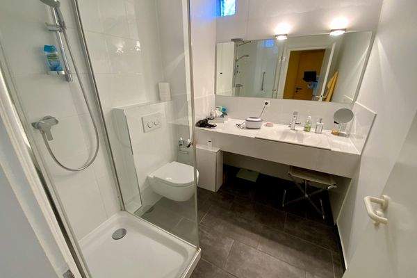 Duschbad im Erdgeschoss