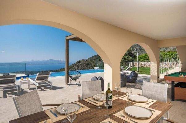 Kreta: Steinvilla mit Meerblick und Infinity-Pool in Drapanos zu verkaufen