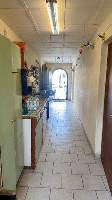 Nebengebäude mit Garage, Werkstatt, Abstellraum