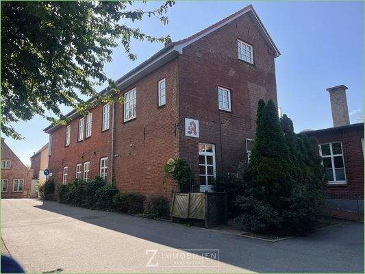 Ansicht vom Parkplatz