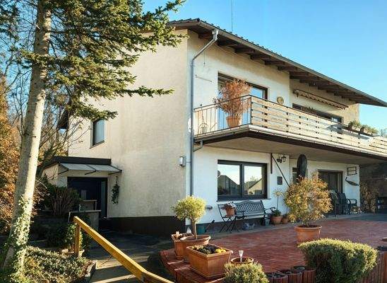 Hausansicht - (KI generiert)