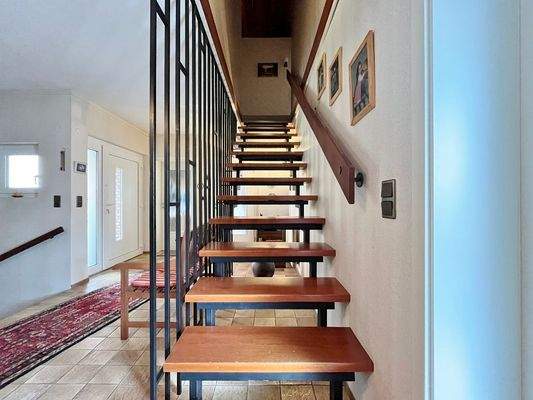 Treppenaufgang zum Obergeschoss