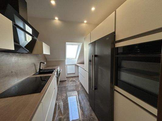 Küche mit Einbauküche