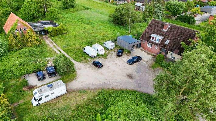 Grundstück / Parkmöglichkeiten