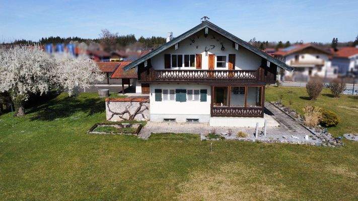 Grundstück mit Altbestand - Außenansicht 