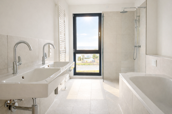 Tageslicht-Badezimmer