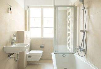 Vergleichsbild neue Badfliesen