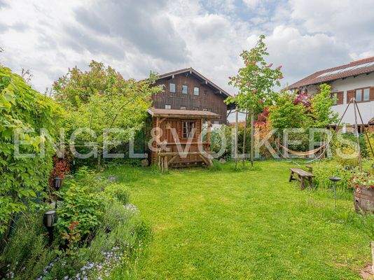 Südgarten mit Gartenhäuschen